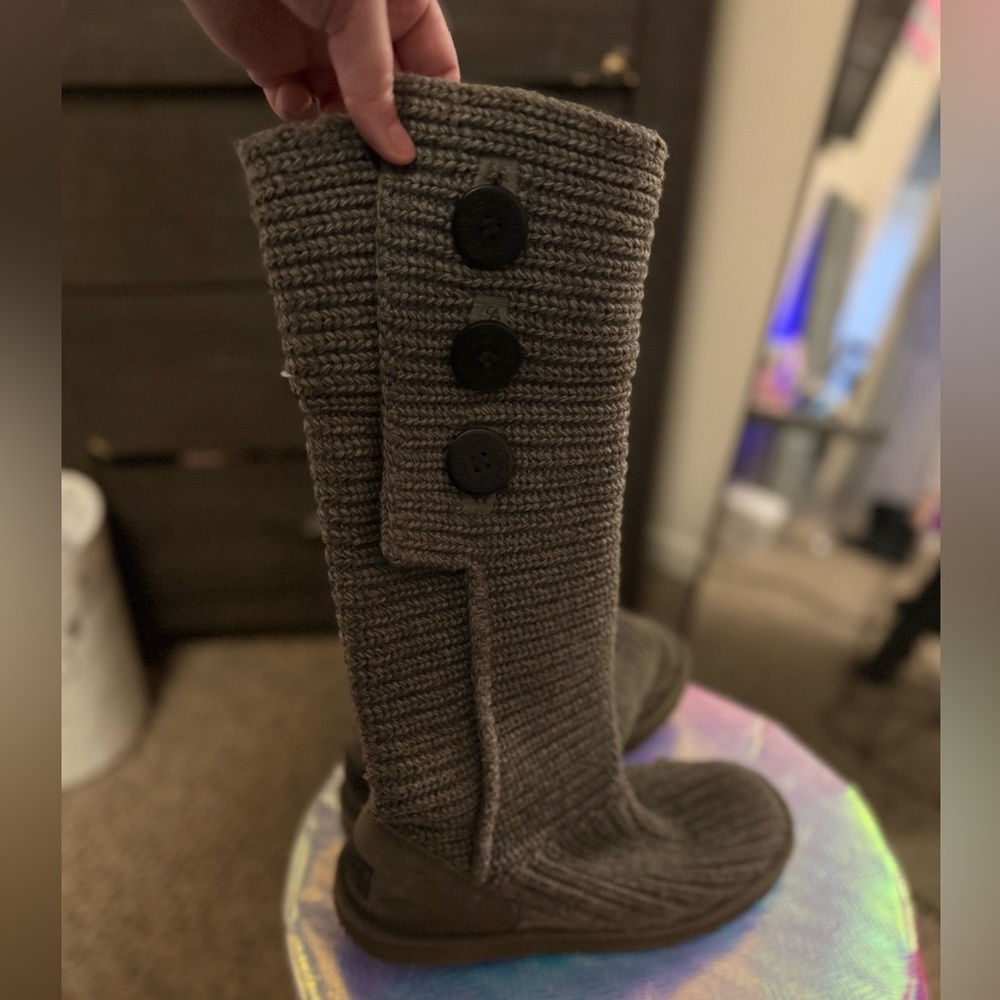 UGG Grey Famous Knit Boots - Picture 7 of 13
